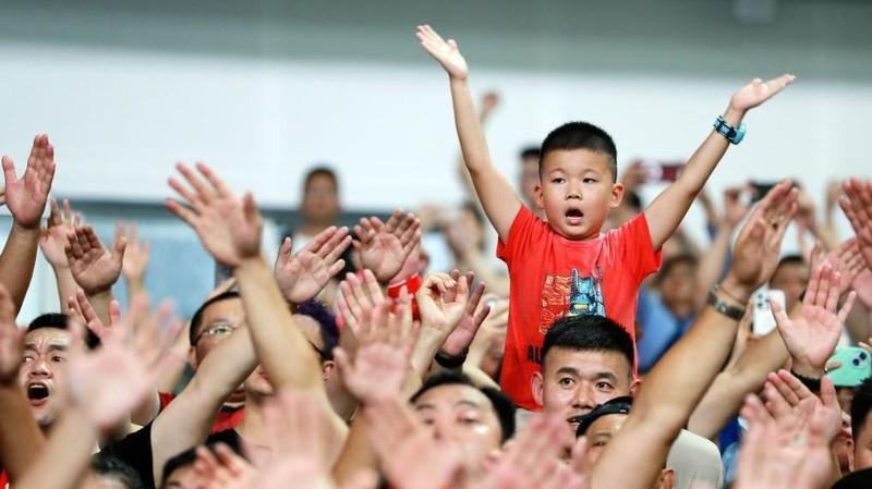  从148位委员联名到“票根经济”：解码“楚超”背后的体育消费新范式 体育新闻 从148位委员联名到“票根经济”：解码“楚超”背后的体育消费新范式 体育新闻