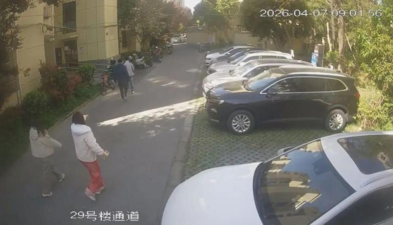  一场清晨的火灾，8分钟改变了一切：这个小区凭什么能全身而退？ 新闻 一场清晨的火灾，8分钟改变了一切：这个小区凭什么能全身而退？ 新闻 一场清晨的火灾，8分钟改变了一切：这个小区凭什么能全身而退？ 新闻